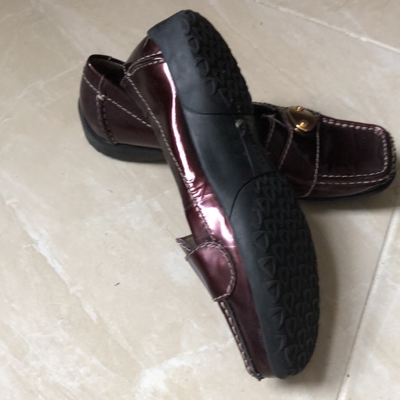 Liz Claiborne patent flat. - Picture 2 of 3